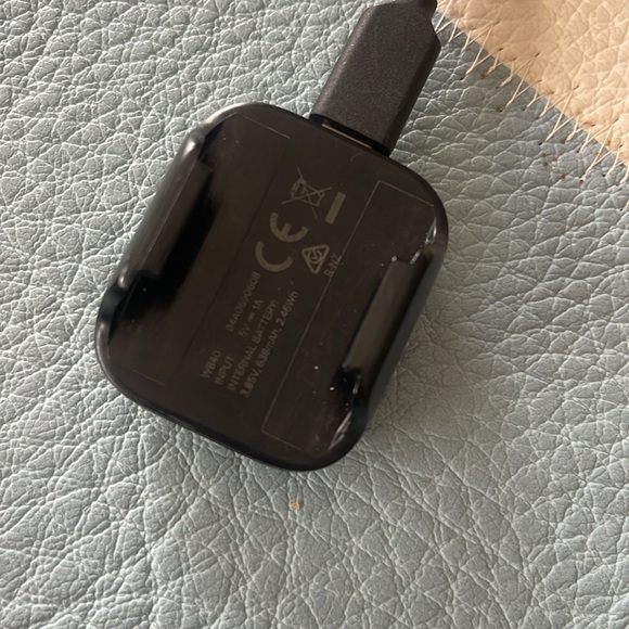 Whoop battery pack and charger cord - Picture 2 of 2